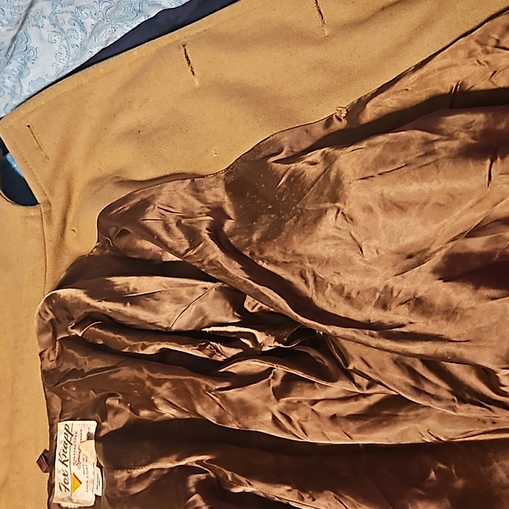 Coat - Picture 3 of 9